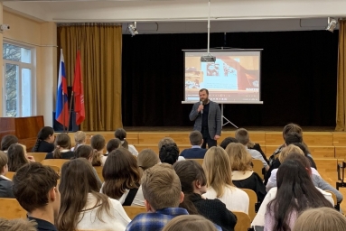 Глава РКО посетил школу им. С.П. Королёва в Санкт-Петербурге